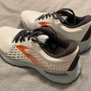 Brooks Adrenaline GTS 21
